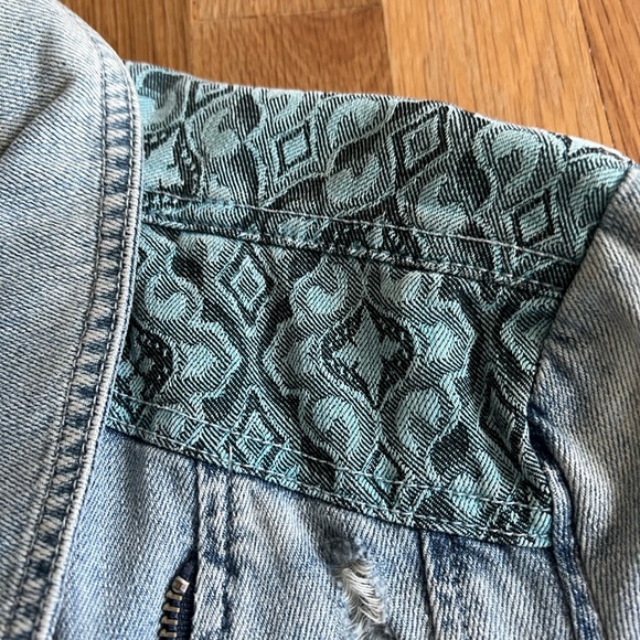 Guess womans jean jacket - Picture 3 of 6